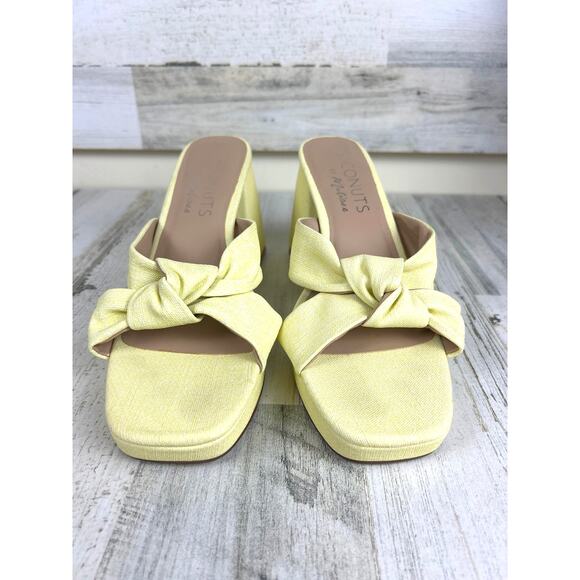 Coconuts by Matisse Women’s 9 pale Yellow Esme Block Heel Slip-On Sandals NEW - Picture 3 of 7